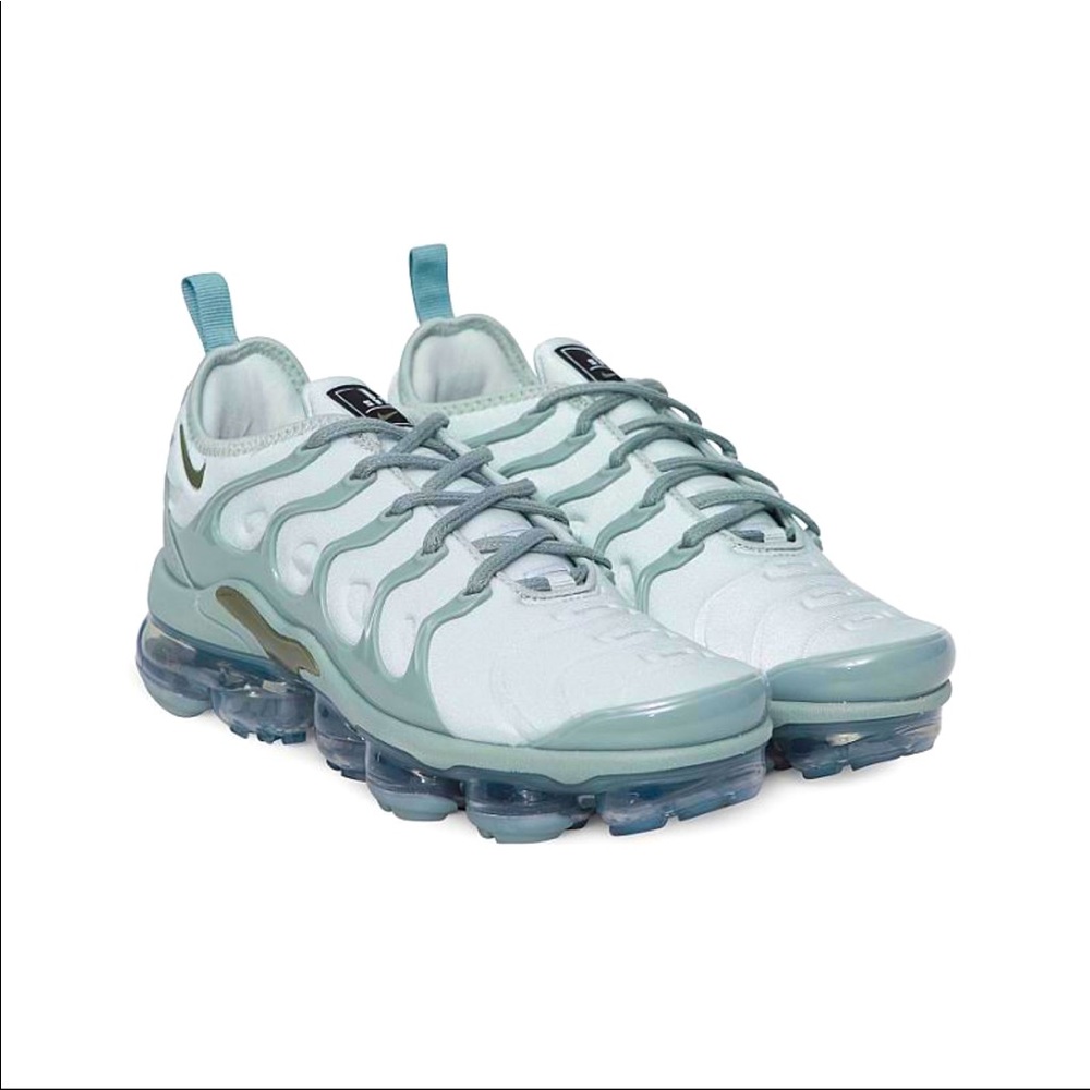 WMNS AIR VAPORMAX PLUS 'LIGHT SILVER MICA GREEN 7.5'
